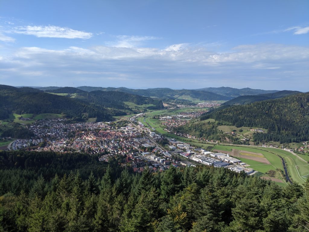 Blick in den Hochschwarzwald ins kinzigtal vom urenkopfturm