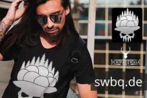 bollenhut auf totenkopf schwarzwald t-shirt motiv