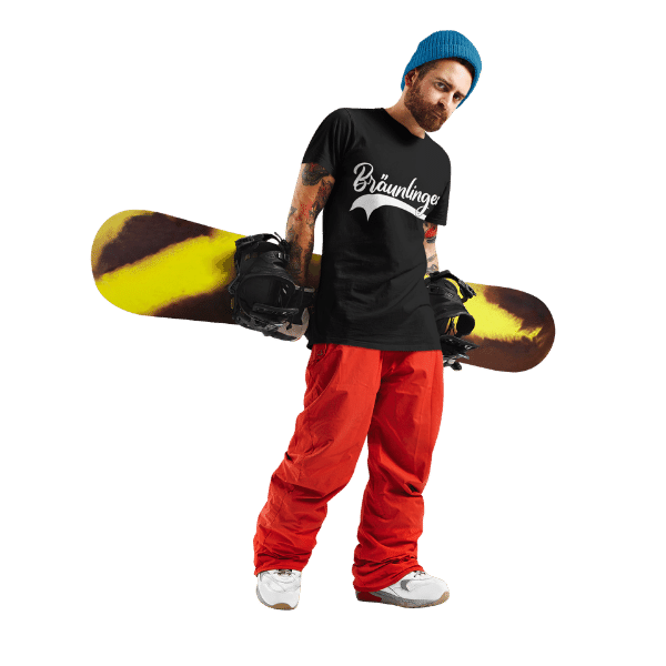 mann mit snowboard und schwarzem tshirt mit braeunlingen motiv