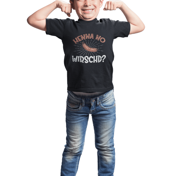 junge mit schwarzem t-shirt mit henna no wirschd design