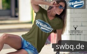 frau mit sonnenbrille und gruenem t-shirt mit motiv muellheim