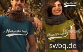 paerchen im wald mit shirt mit bildmotiv markgraeflerland