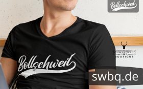 mann mit schwarzem tshirt mit bollschweil motiv