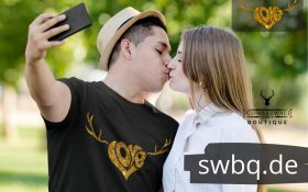 paearchen das ein foto schiesst mann mit schwarzem tshirt mit schwarzwald love mit geweih design