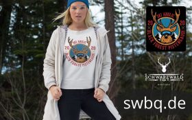 schwarzwald maenner t-shirt - mit dem motiv von einem hirsch mit skibrille und dem spruch ski aholic, black forest pistengaudi