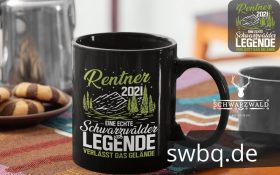 schwarze tasse mit schwarzwald rentner 2021 motiv
